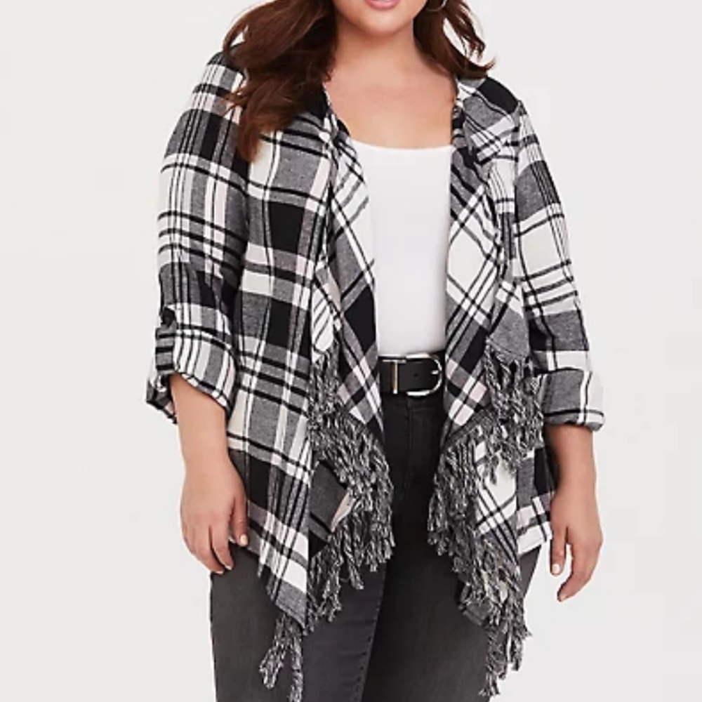 Torrid NWT Black White Pink Plaid Kimono